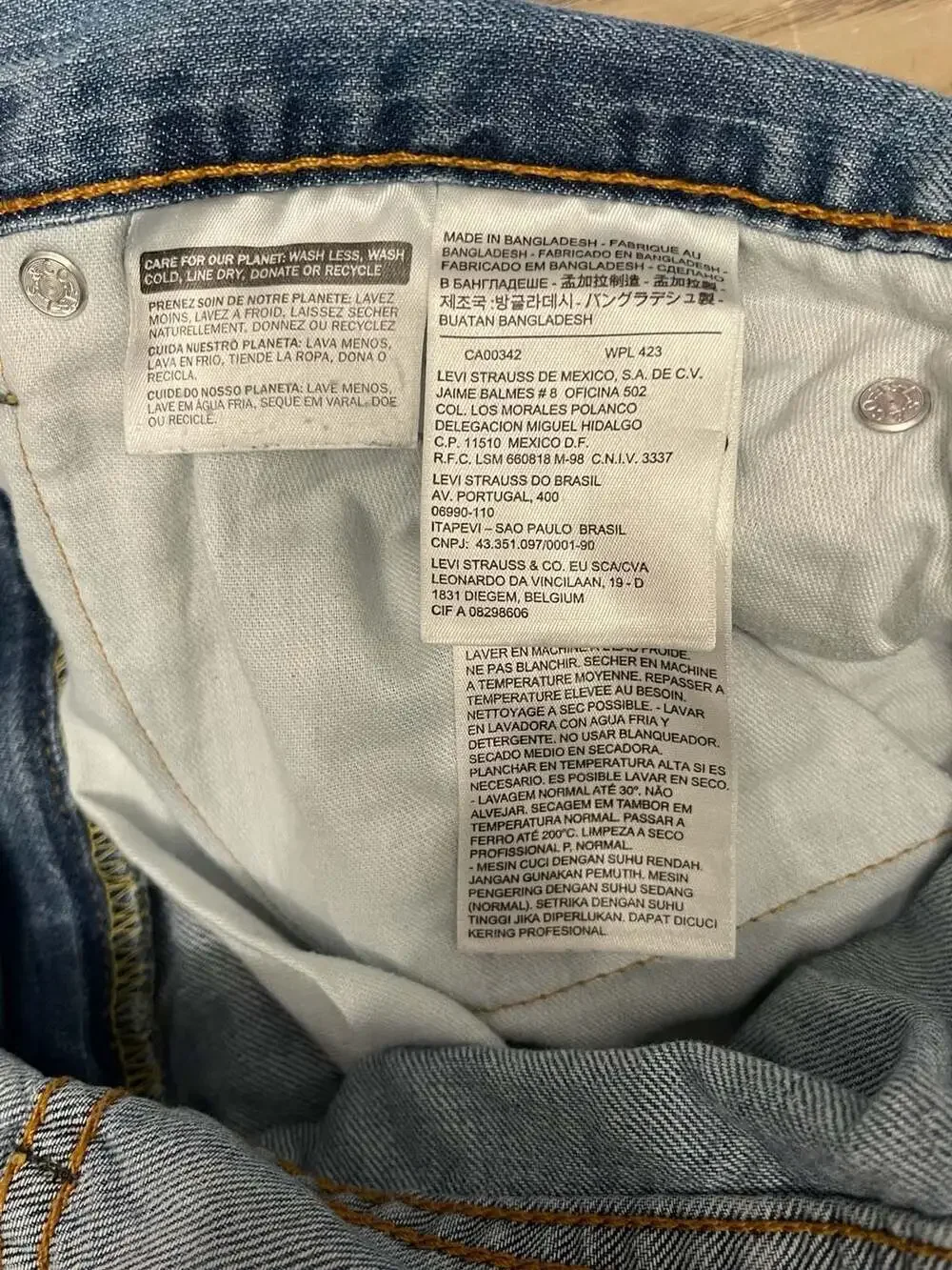 Levi's 505 Regular Fit Light Wash Denim Jeans Size 38x30